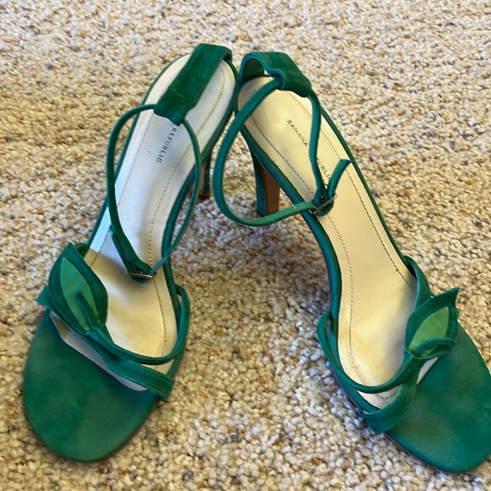 Banana Republic green suede heels